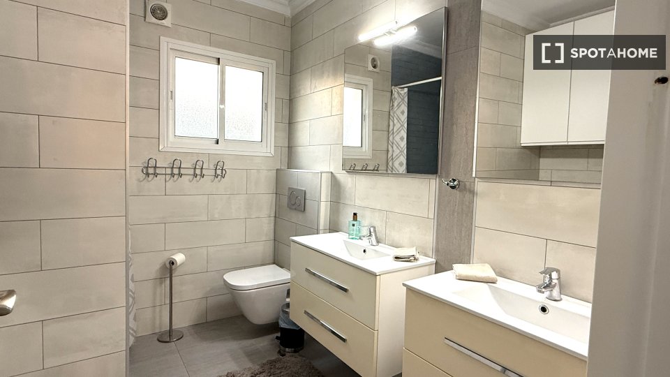 Apartment Malaga, 4 beds, 140m² — photo 3