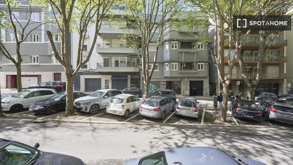 Double room Lisbon, 5 beds — photo 9