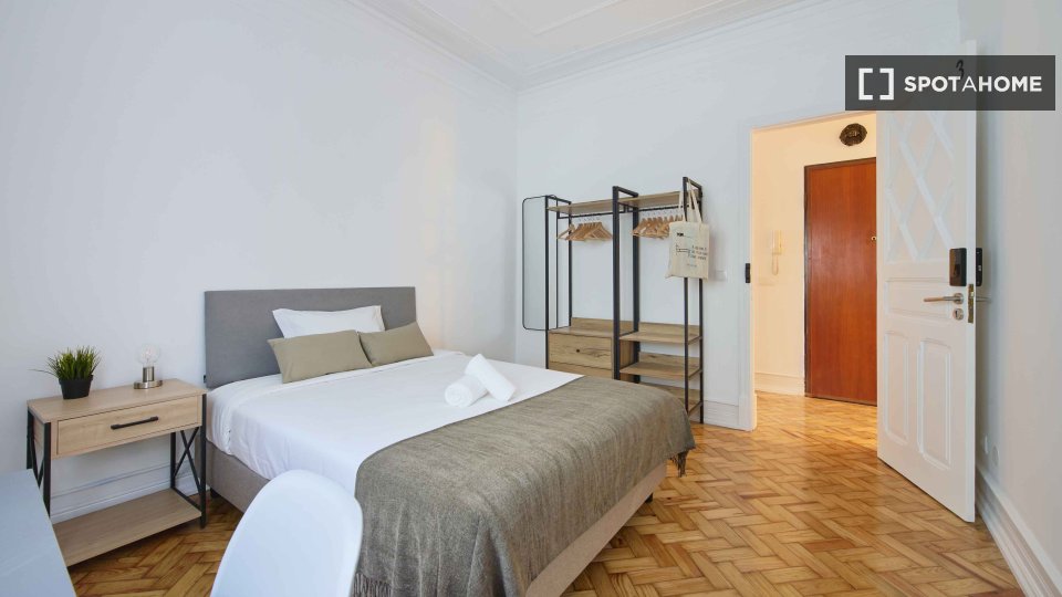Double room Lisbon, 7 beds — photo 20