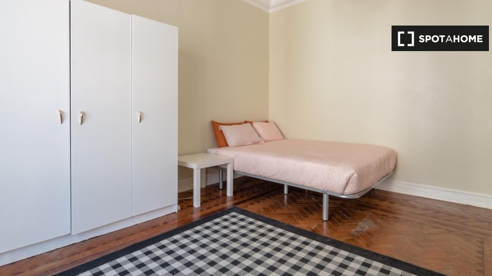 Double room Lisbon, 7 beds — photo 4
