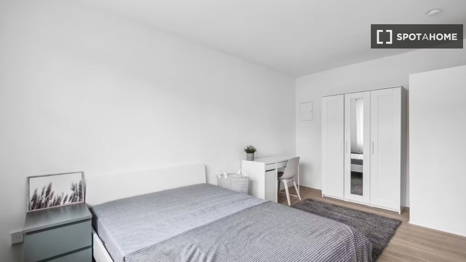 Double room Hamburg, 2 beds, 43m² — photo 2