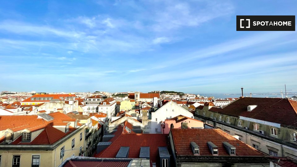 Apartment Lisbon, 2 beds, 75m² — photo 17