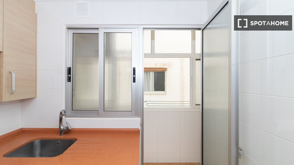 Apartment Valencia, 2 beds, 75m² — photo 1