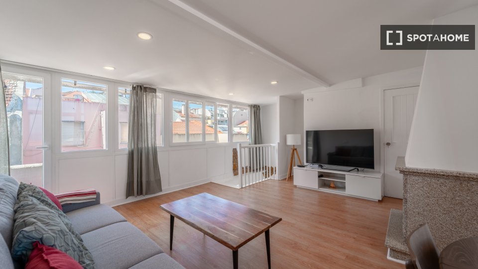 Apartment Lisbon, 2 beds, 97m² — photo 19