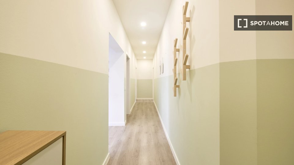 Double room Lisbon, 4 beds — photo 18