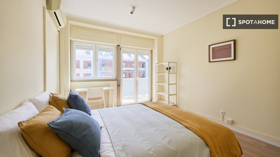 Double room Lisbon, 9 beds, 160m² — photo 37