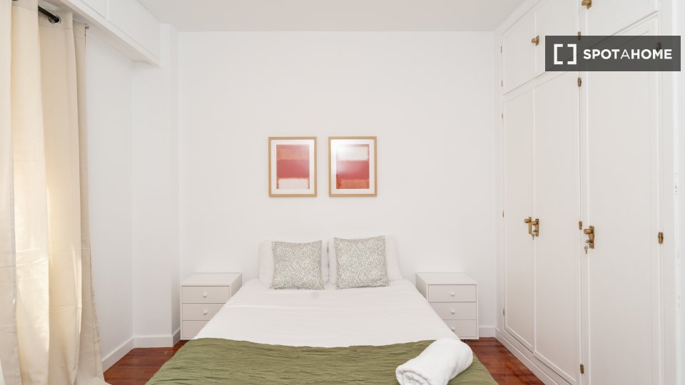 Double room Madrid, 7 beds — photo 27