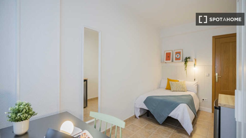 Double room Madrid, 25 beds — photo 47
