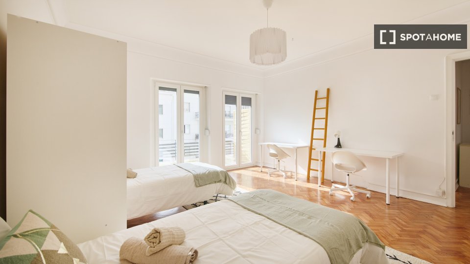 Double room Lisbon, 6 beds — photo 13