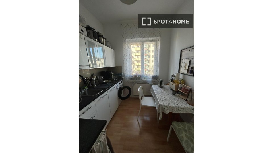 Double room Berlin, 2 beds, 18m² — photo 3