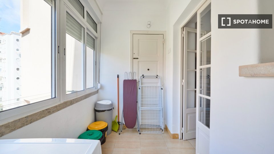 Double room Lisbon, 5 beds — photo 5