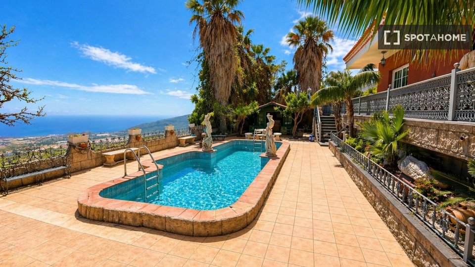 Apartment Santa_Cruz_De_Tenerife, 4 beds, 400m² — photo 18