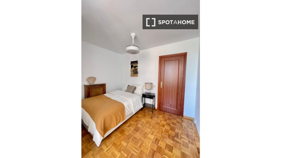 Double room Madrid, 6 beds — photo 18