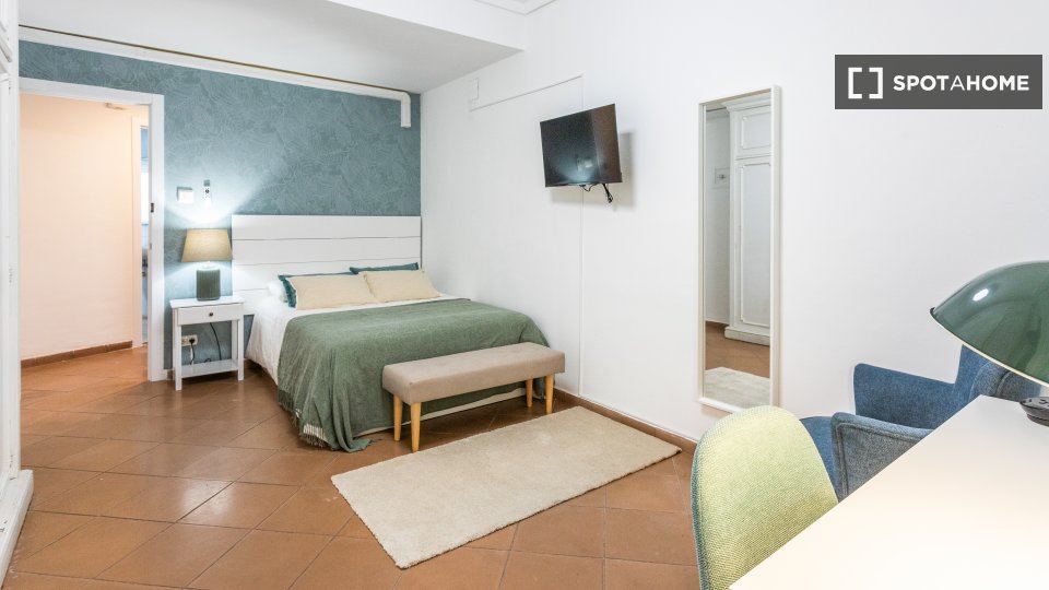 Double room Alicante, 8 beds, 200m² — photo 10