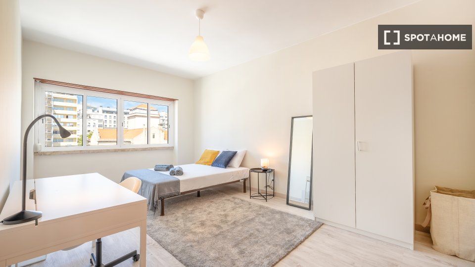 Double room Lisbon, 6 beds — photo 10