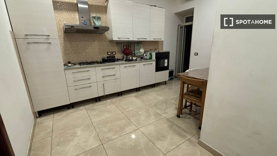 Double room Naples, 2 beds — photo 27