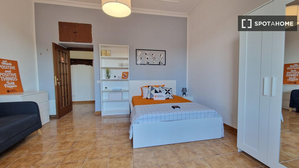 Double room Rome, 3 beds — photo 40