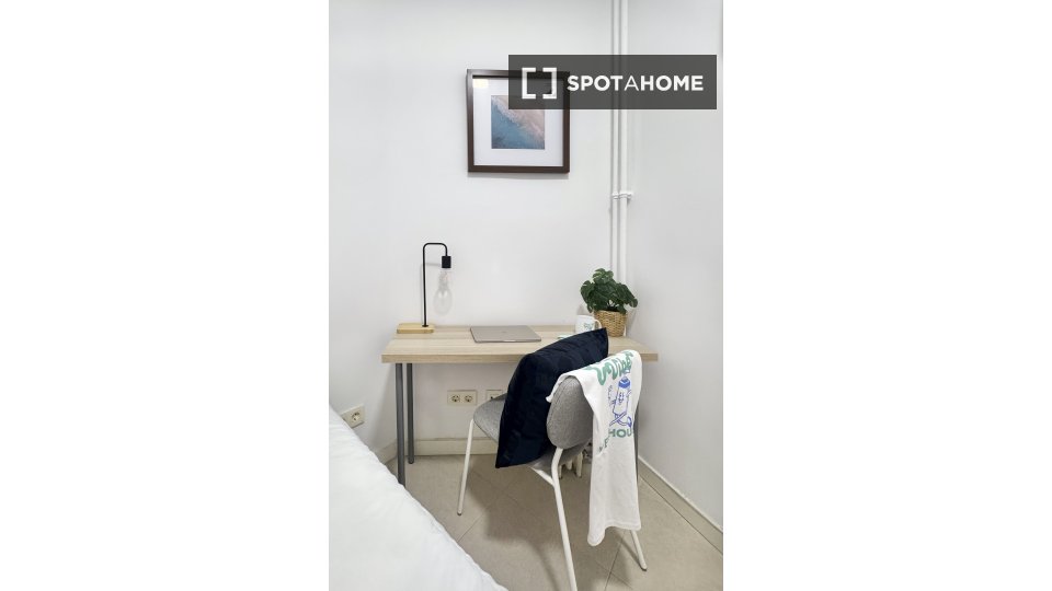 Double room Madrid, 5 beds — photo 16