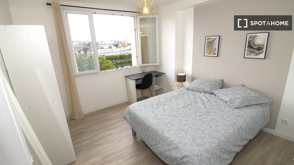 Double room Paris, 3 beds, 66m² — photo 3