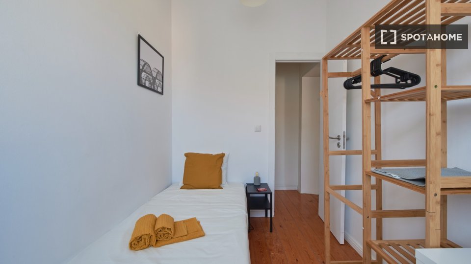 Double room Lisbon, 7 beds — photo 9