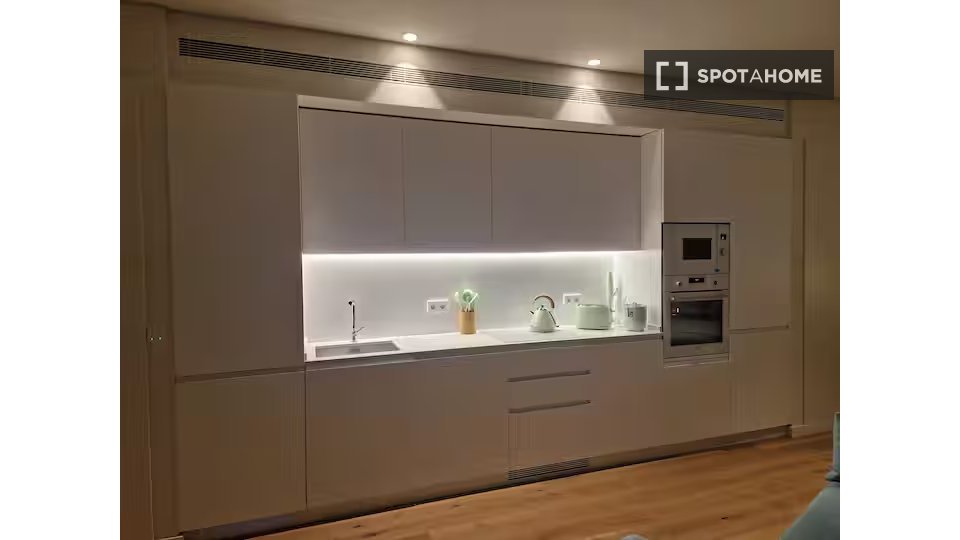 Apartment Lisbon, 1 bed — photo 4