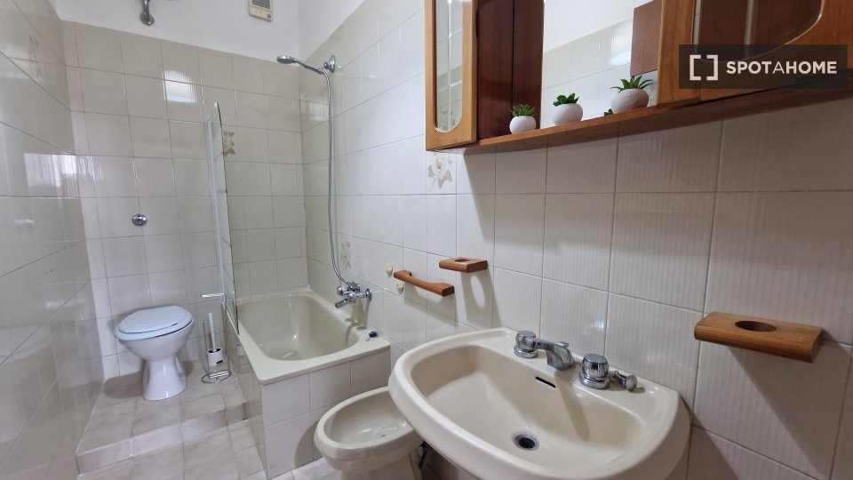 Double room Rome, 3 beds — photo 40
