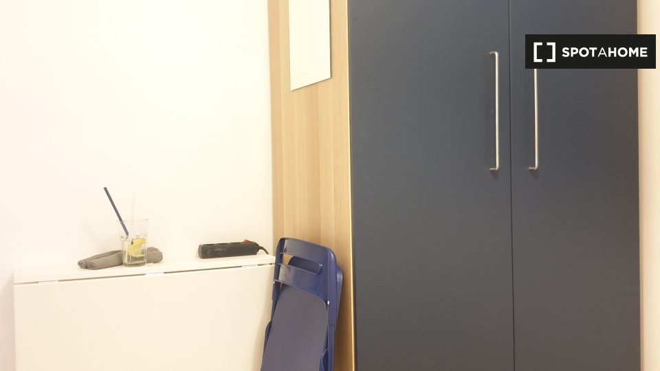Double room Barcelona, 4 beds, 90m² — photo 4