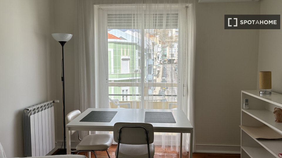Apartment Lisbon, 1 bed, 77m² — photo 7