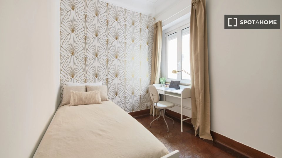 Double room Lisbon, 7 beds — photo 10