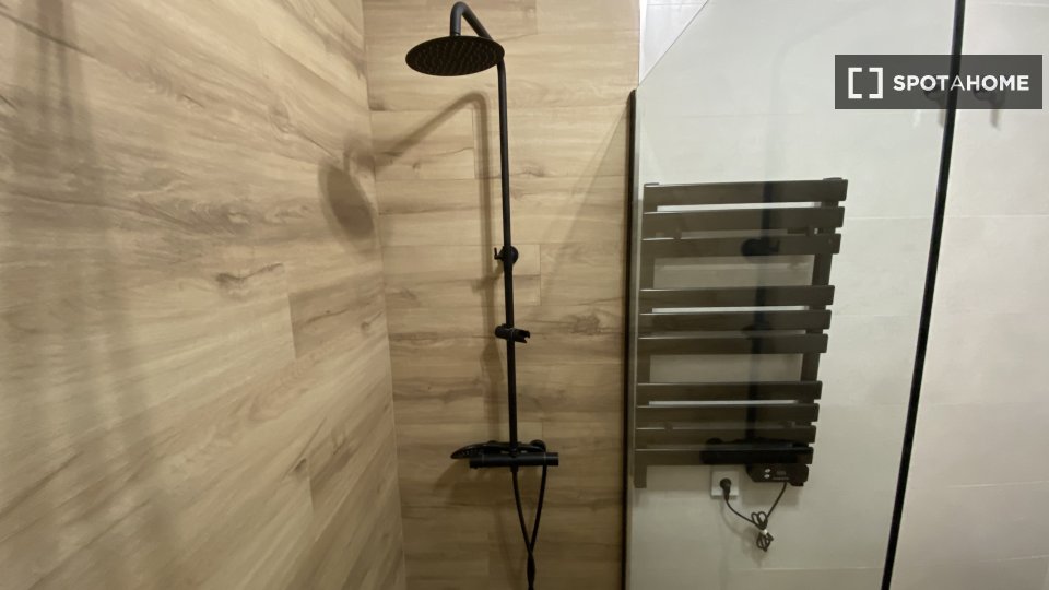 Double room Madrid, 3 beds — photo 10