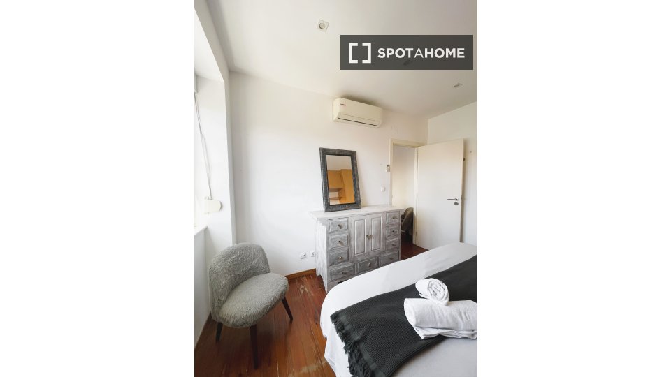 Apartment Lisbon, 2 beds — photo 17