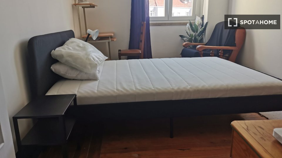 Double room Lisbon, 5 beds — photo 31
