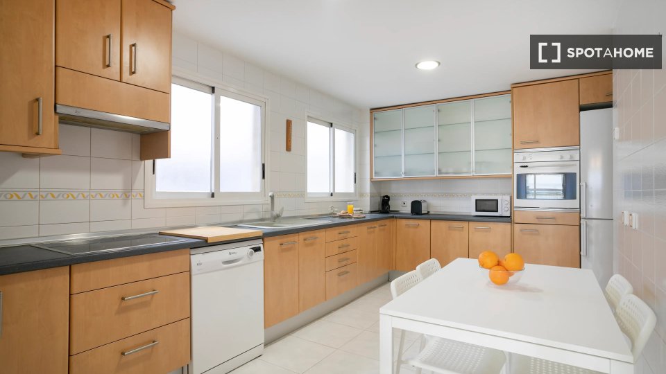 Double room Alicante, 6 beds — photo 5