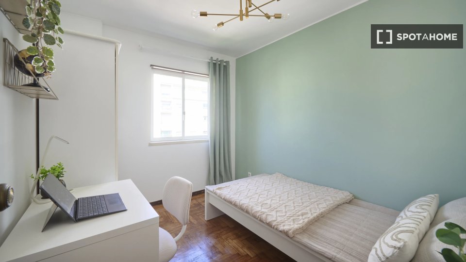 Double room Lisbon, 5 beds — photo 2