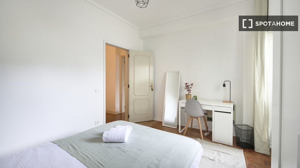 Double room Lisbon, 7 beds — photo 12
