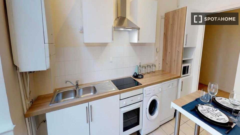 Double room Lyon, 4 beds, 80m² — photo 3