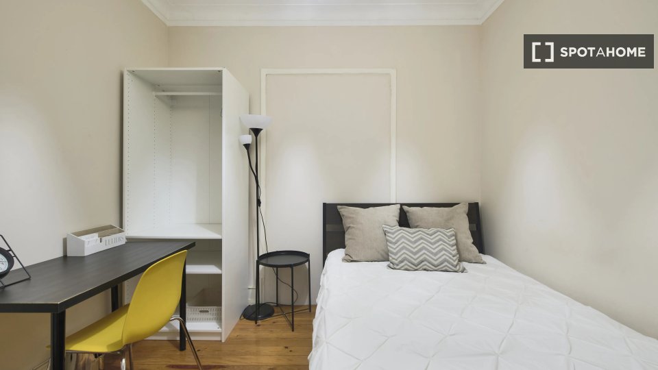 Double room Lisbon, 4 beds — photo 2