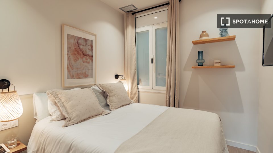 Apartment Barcelona, 2 beds, 65m² — photo 2