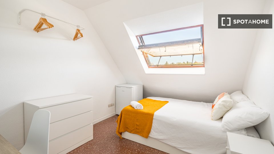 Double room Madrid, 17 beds — photo 2
