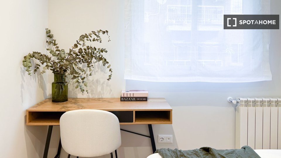 Double room Madrid, 5 beds, 100m² — photo 8