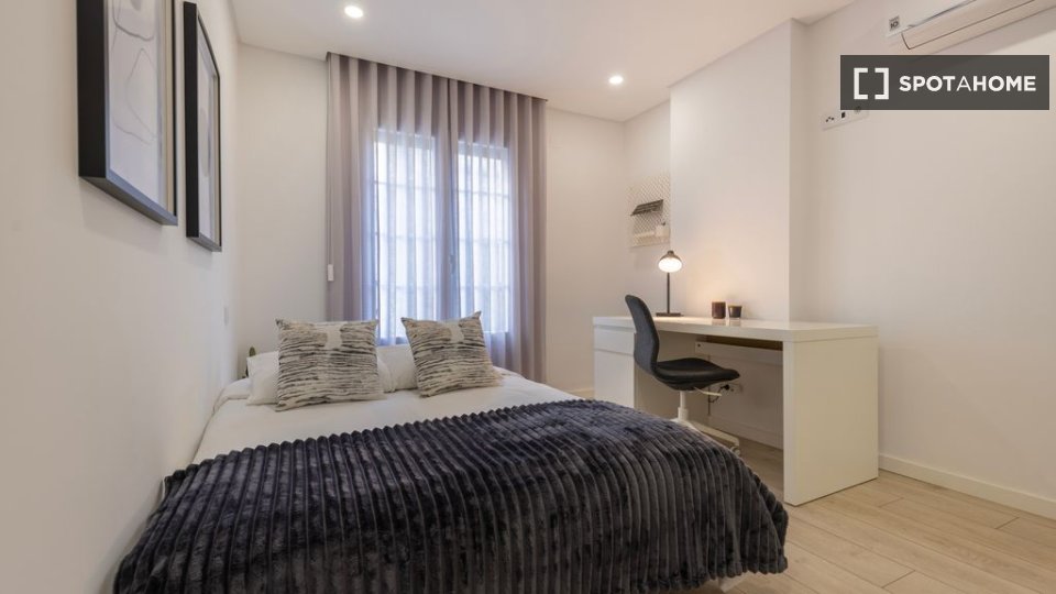 Apartment Lisbon, 2 beds — photo 19
