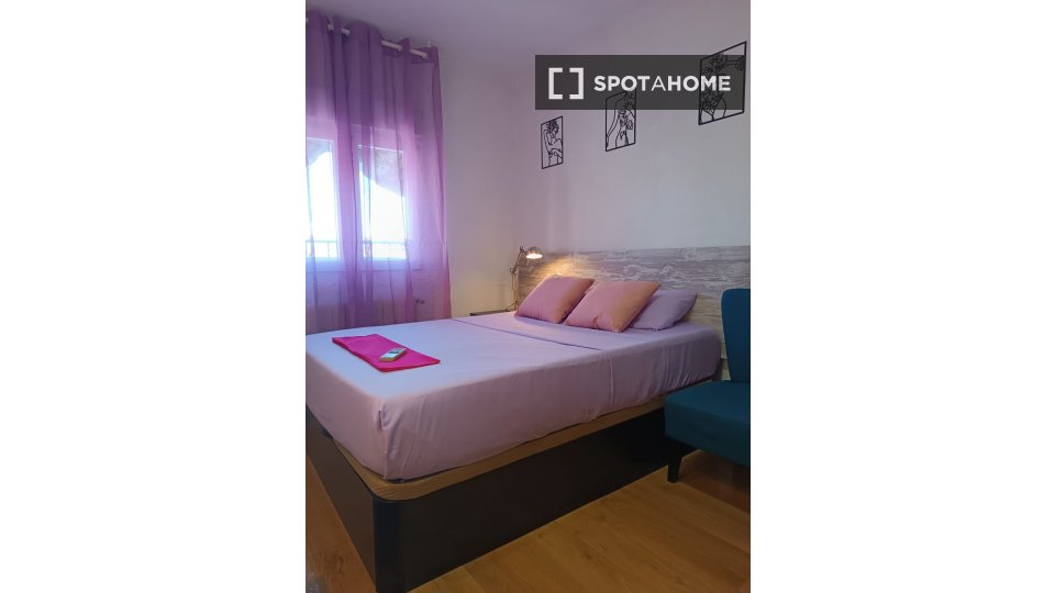Double room Madrid, 4 beds, 70m² — photo 4