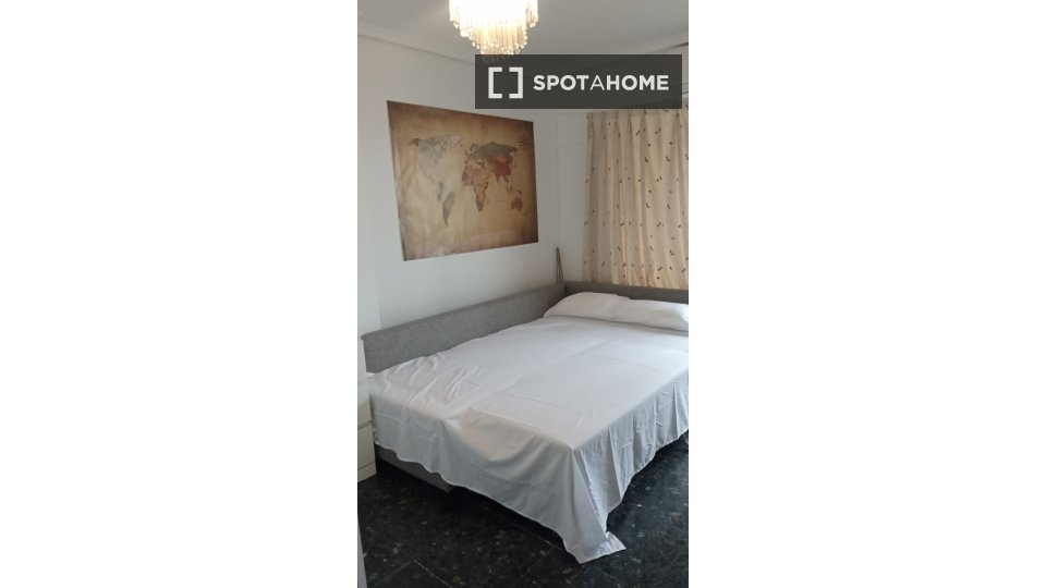 Double room Valencia, 5 beds, 110m² — photo 11