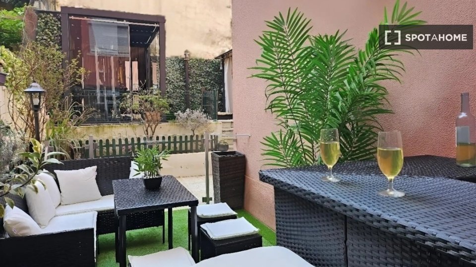 Double room Lisbon, 1 bed, 120m² — photo 13