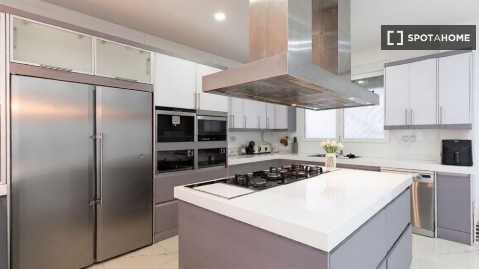 Apartment Valencia, 3 beds, 250m² — photo 1