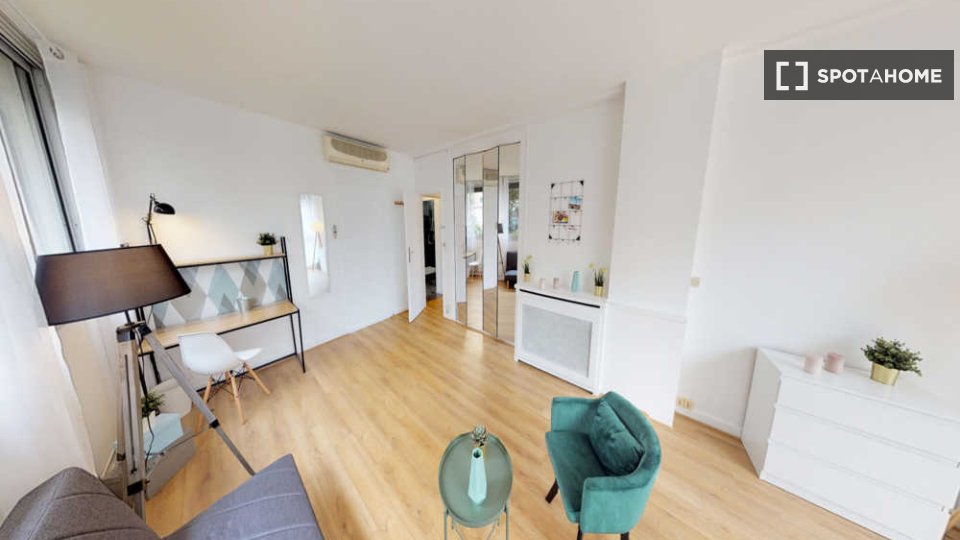 Double room Paris, 3 beds, 70m² — photo 9