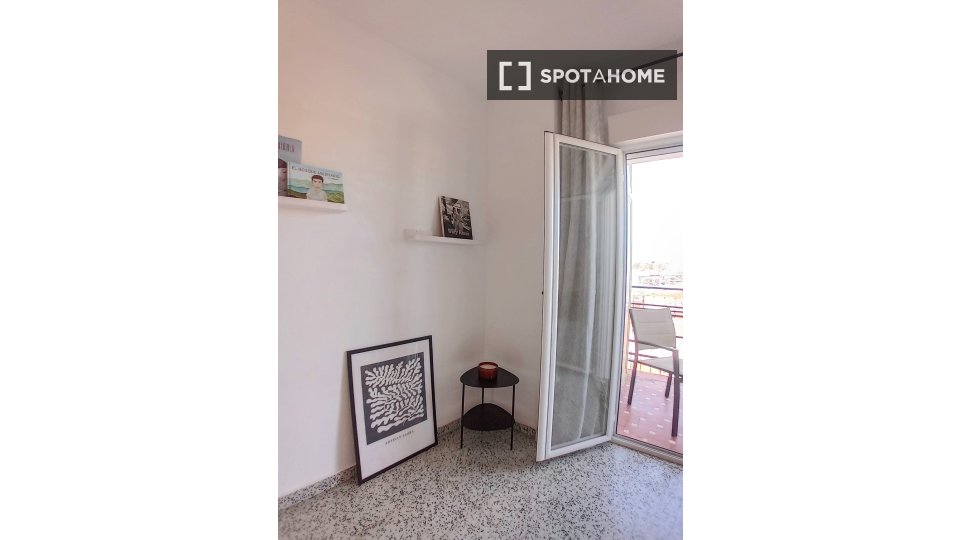 Double room Alicante, 5 beds, 140m² — photo 19