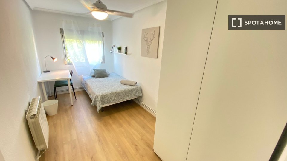 Double room Madrid, 4 beds — photo 15