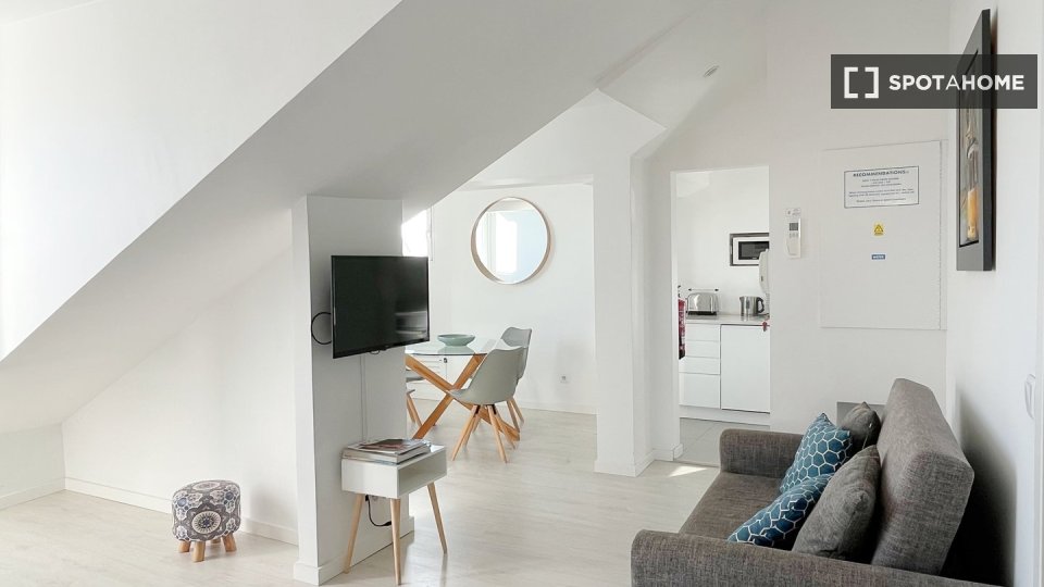 Apartment Lisbon, 2 beds, 71m² — photo 4