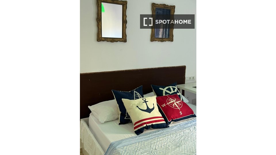 Double room Malaga, 3 beds, 150m² — photo 3